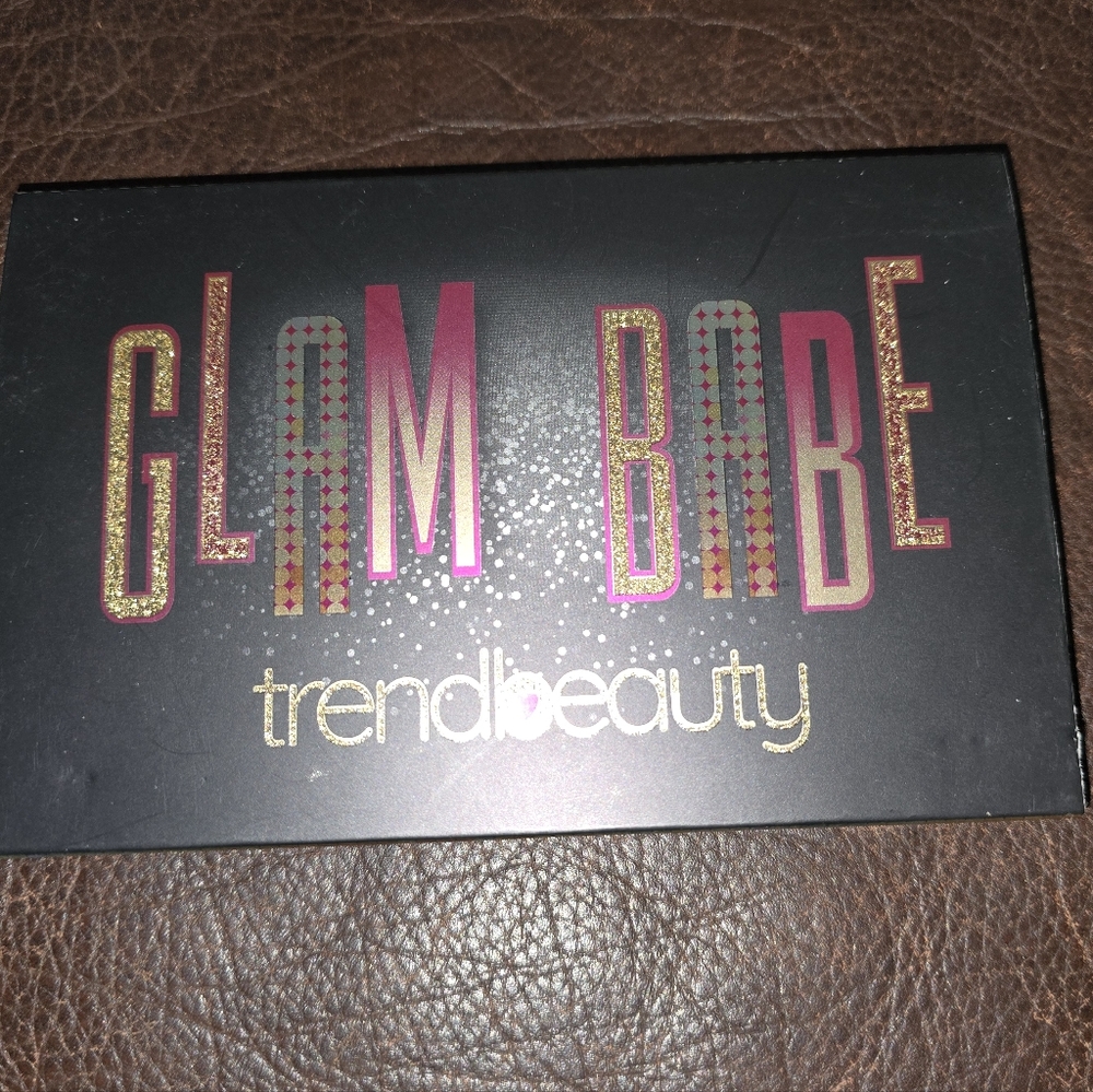 NWT Trendbeauty Glam Babe eye‎ shadow palette